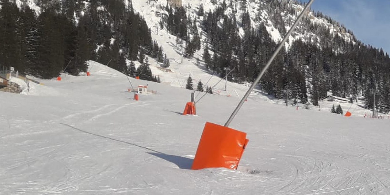 Pistentourengeher in Tiroler Skigebiet-Fotocredit: ZOOM.TIROL 