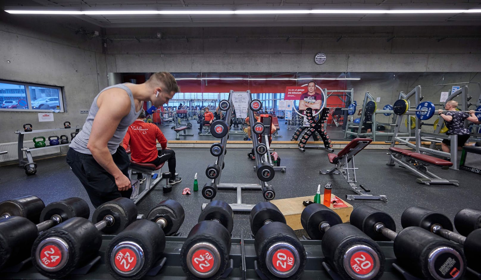 In Island haben Lokale, Schwimmbäder und Fitnessstudios wieder geöffnet.
