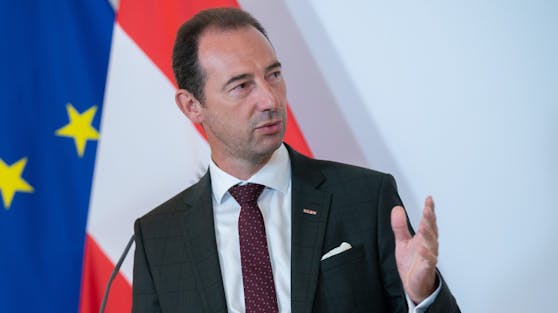 Mario Pulker (WKO-Fachverband Gastronomie) während einer Pressekonferenz der Bundesregierung. Archivbild