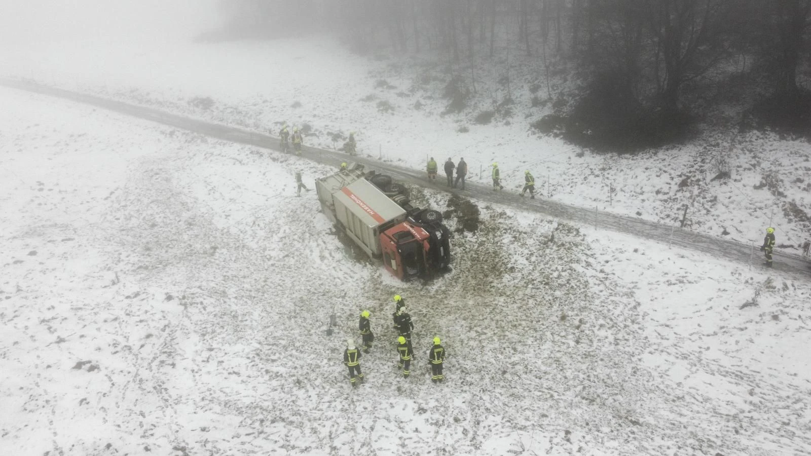 Müllwagen verunfallt