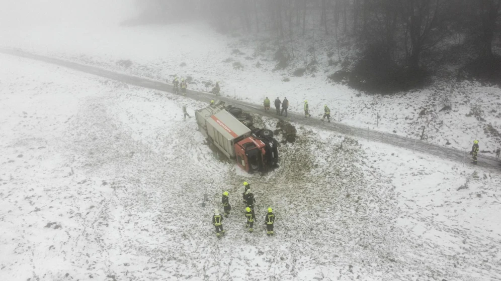 Müllwagen verunfallt