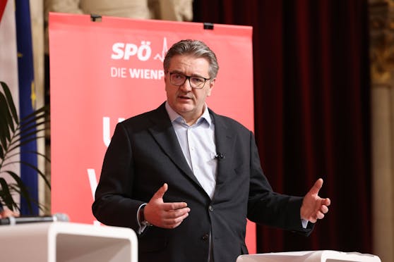 Die "Sprengkraft" der Coronamutationen sein noch zu wenig, daher müsse man noch zehn Tage abwarten, bevor man Entscheidungen über eine Gastro-Öffnung treffen könne, erklärt Gesundheitsstadtrat Peter Hacker (SPÖ).