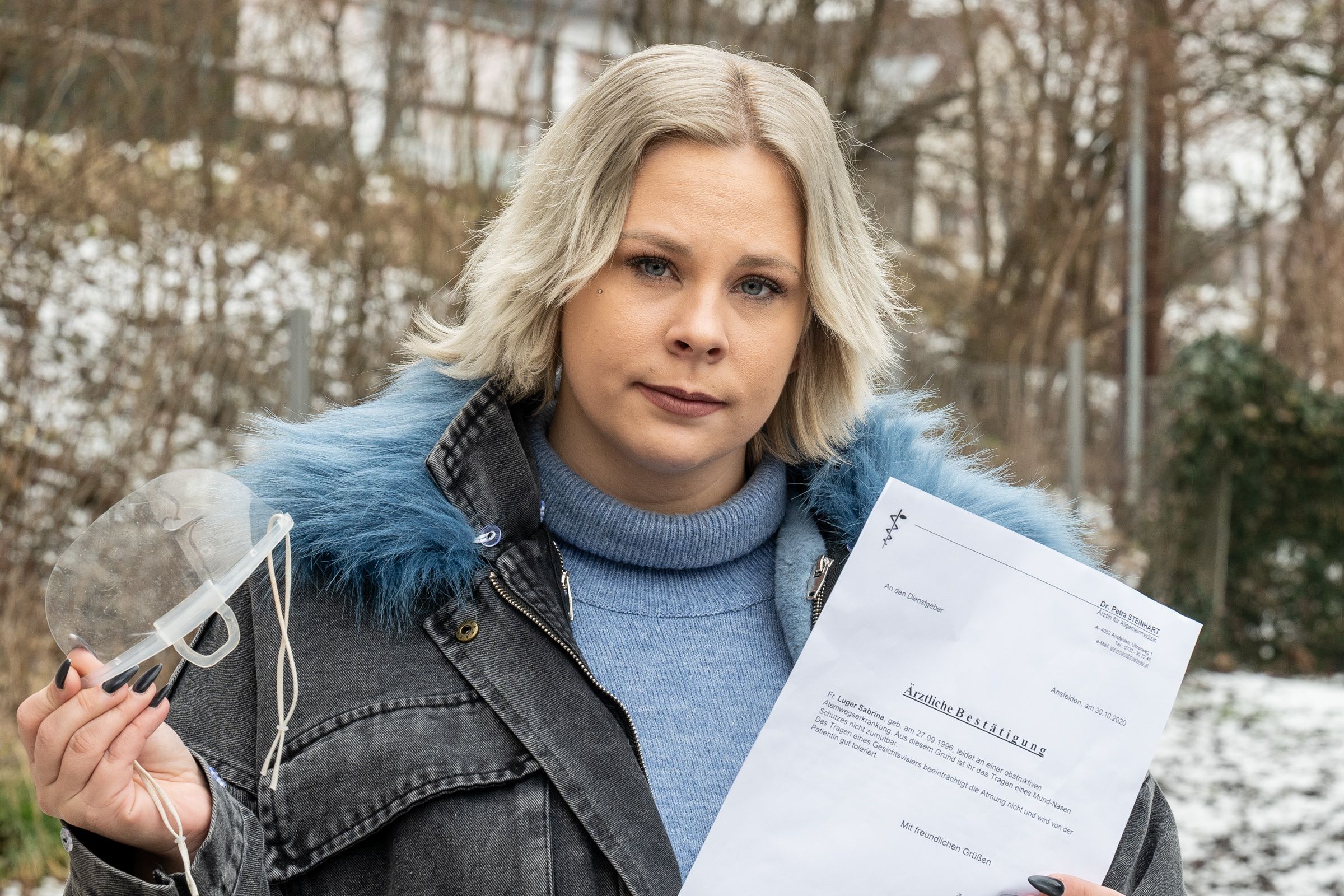 Sabrina Luger (24) hat ein Attest für eine Maskenbefreiung, im Shoppingcenter half ihr das nicht.