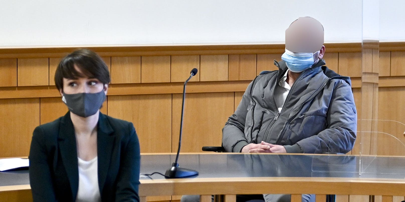 Die Beschuldigte Grüne Klubobfrau Sigrid Maurer (L) und der Kläger (Archivfoto). Am Mittwoch 17.02.2021 wird der Prozess fortgesetzt.