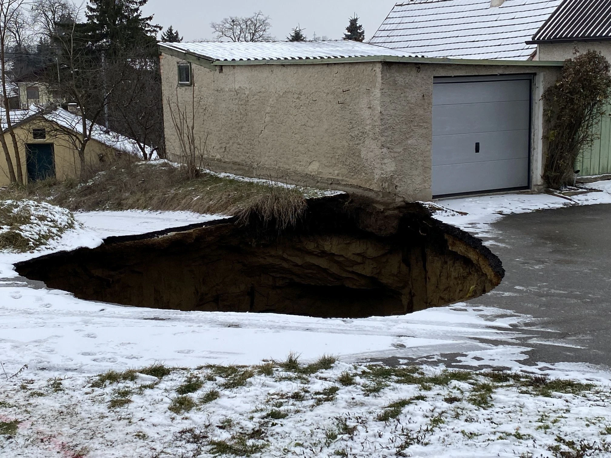 Es entstanden teils große Löcher.