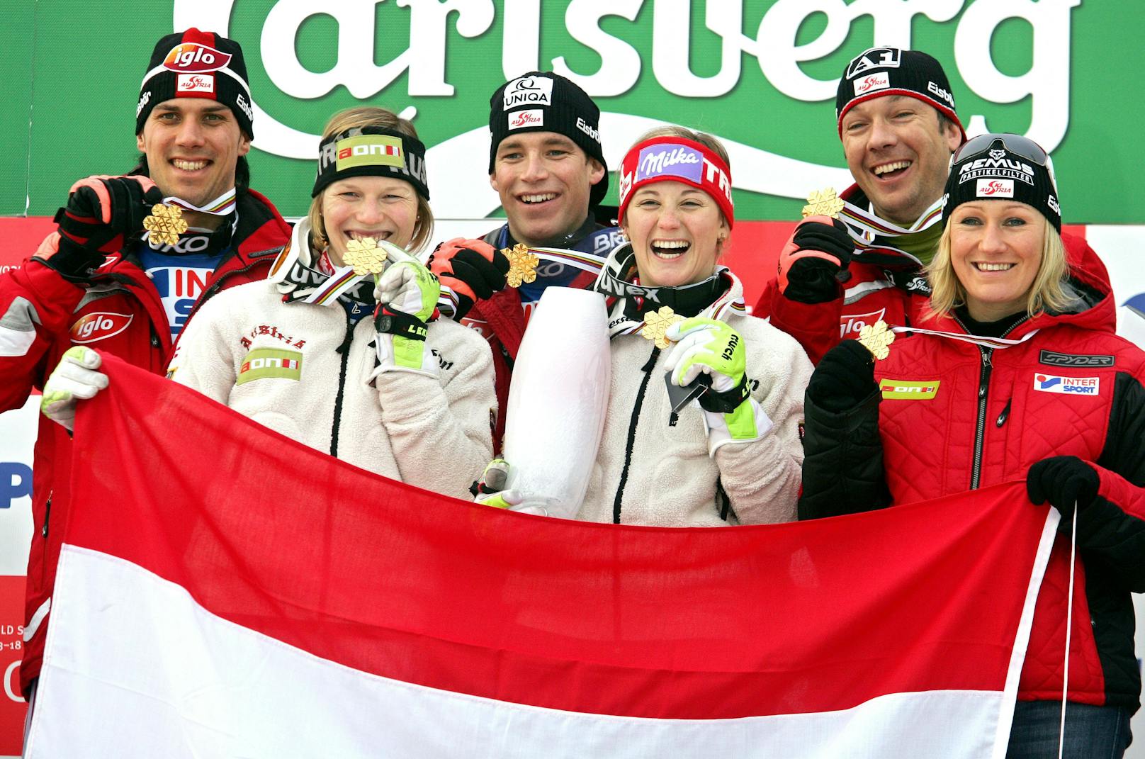 Bei der Ski-WM 2007 in Aare holt Kirchi mit dem Team die Goldmedaille.