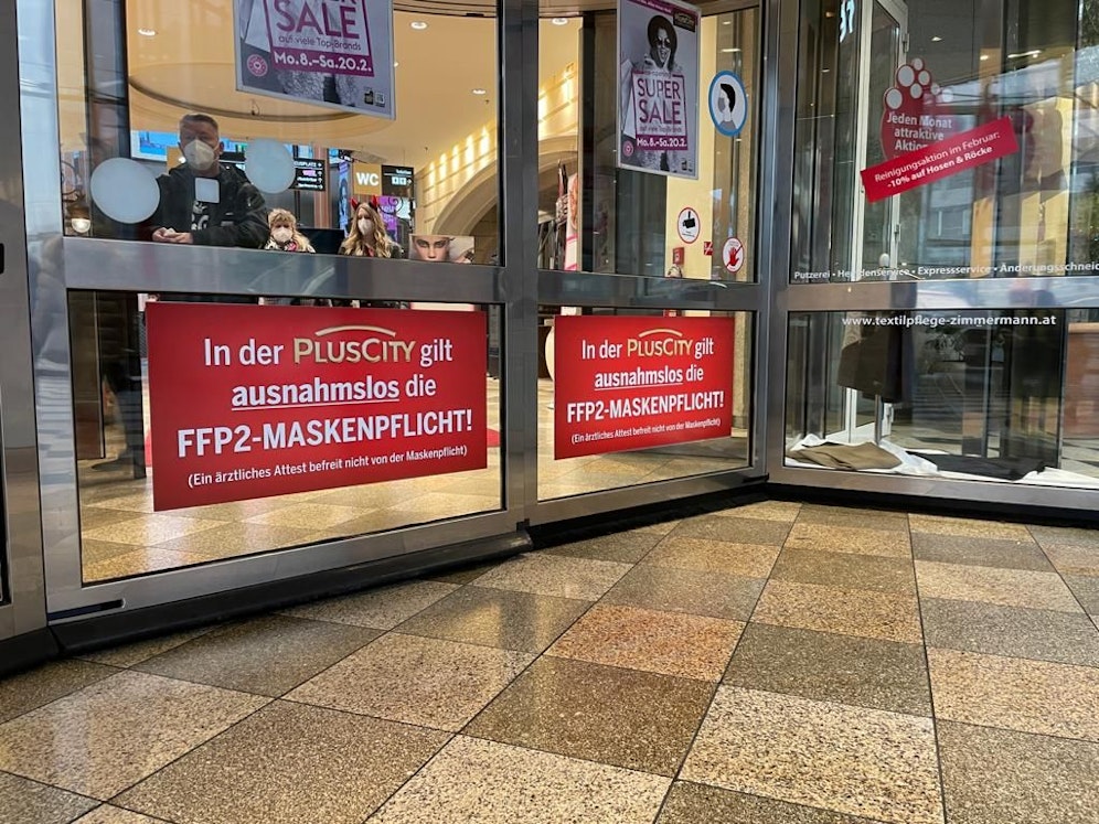 In die Plus City in Pasching kommt man nur mit FFP2-Masken.