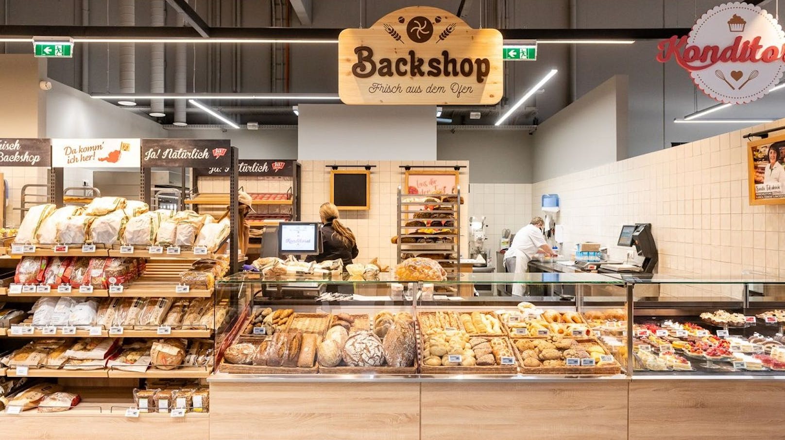 In den Backshops von drei Märkten in Wien, Baden und Leoben ist das "Smart Shelf" bereits am Werke.