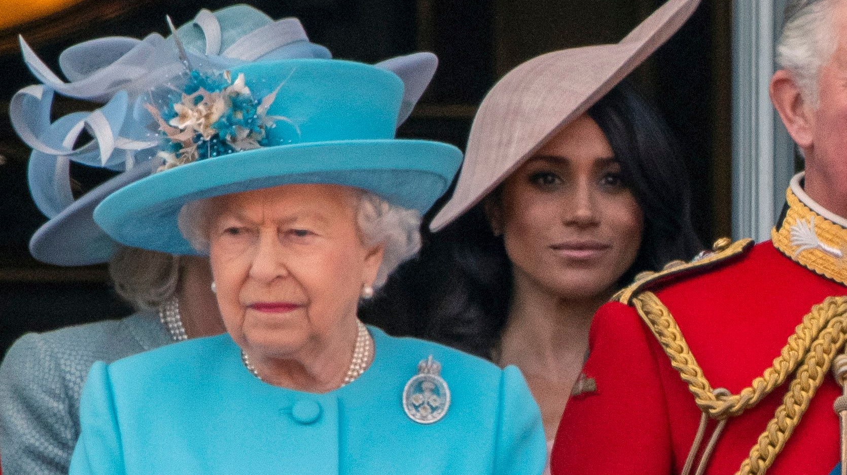 Download von www.picturedesk.com am 18.02.2021 (18:53).  HM Queen Elizabeth II HRH Prince Charles Prince of Wales Duke and Duchess of Sussex on the balcony of Buckingham Palace for Trooping the Colour in London England - 20180609_PD16382 - Rechteinfo: Rights Managed (RM)