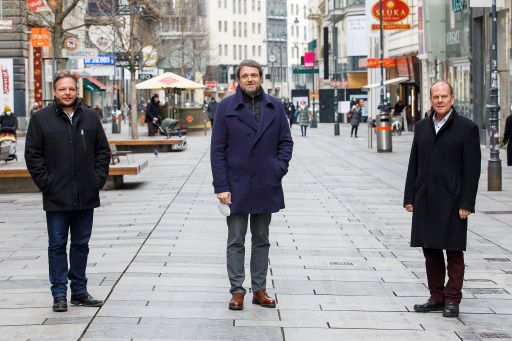 Wollen die Wiener Gastlichkeit wieder wecken: Dominic Schmid, Wolfgang Binder und Peter Dobcak (v.l.).
