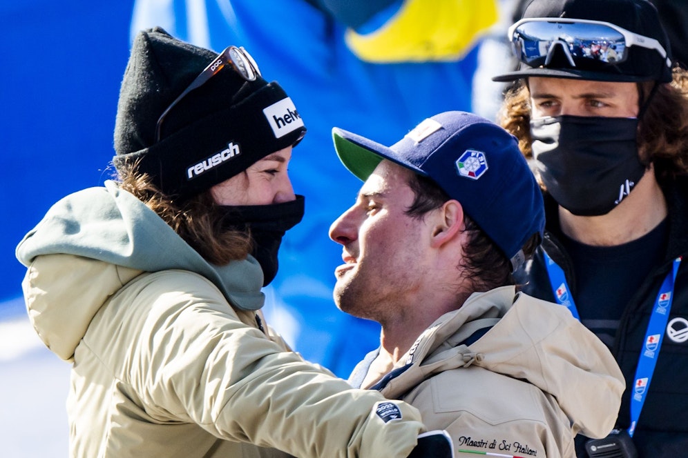 Luca de Aliprandini machte seiner Michelle Gisin im Ziel einen Heiratsantrag. 