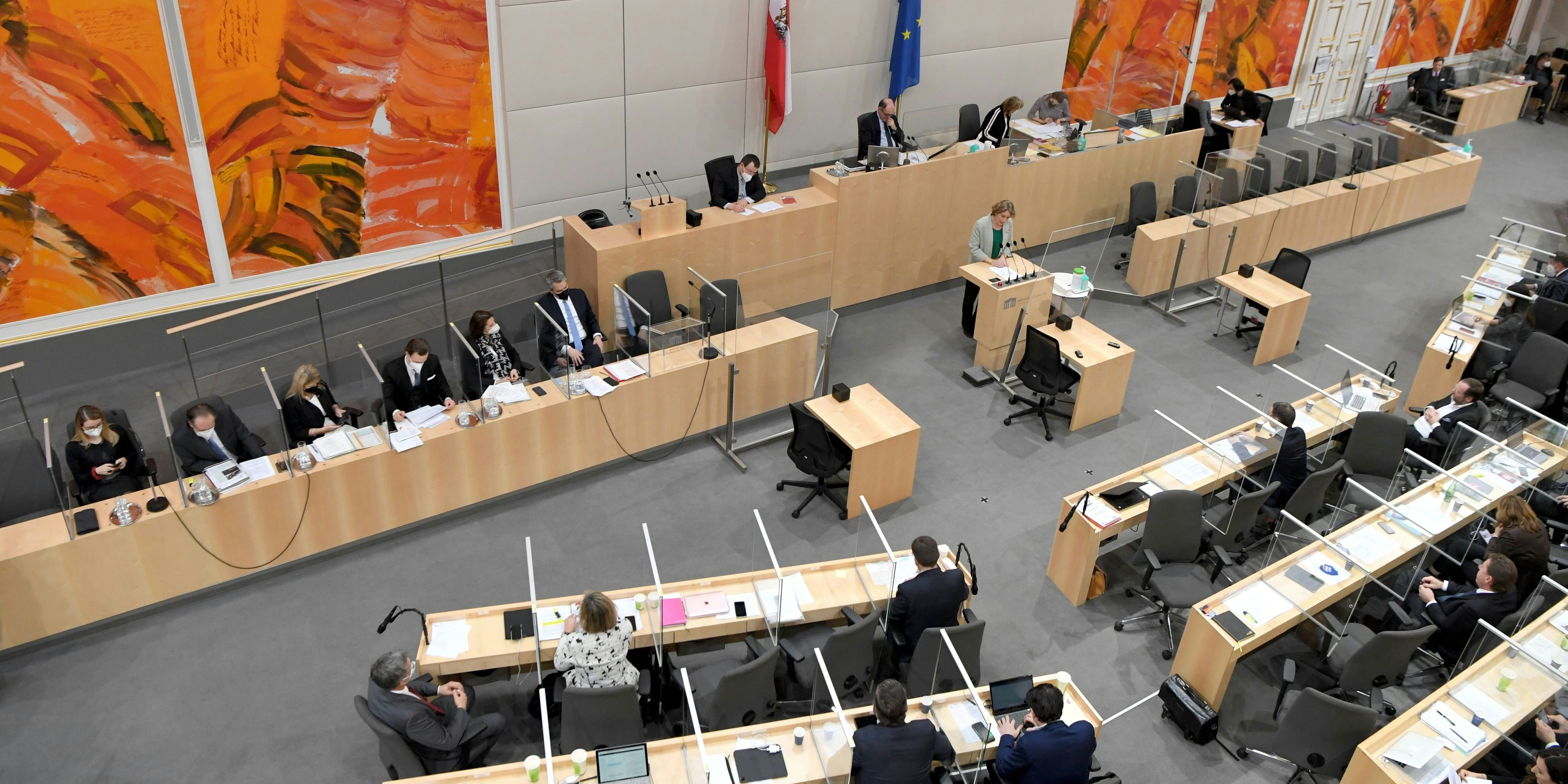 Nicht jeder Abgeordnete trägt eine FFP2-Maske. 