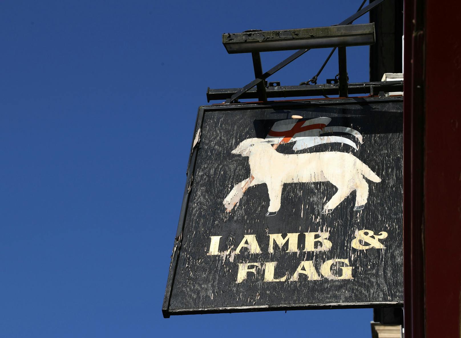 Nach 455 Jahren, der Großen Pest und zwei Weltkriegen muss das "Lamb &amp; Flag" aufgrund der Coronakrise für immer die Tore schließen.