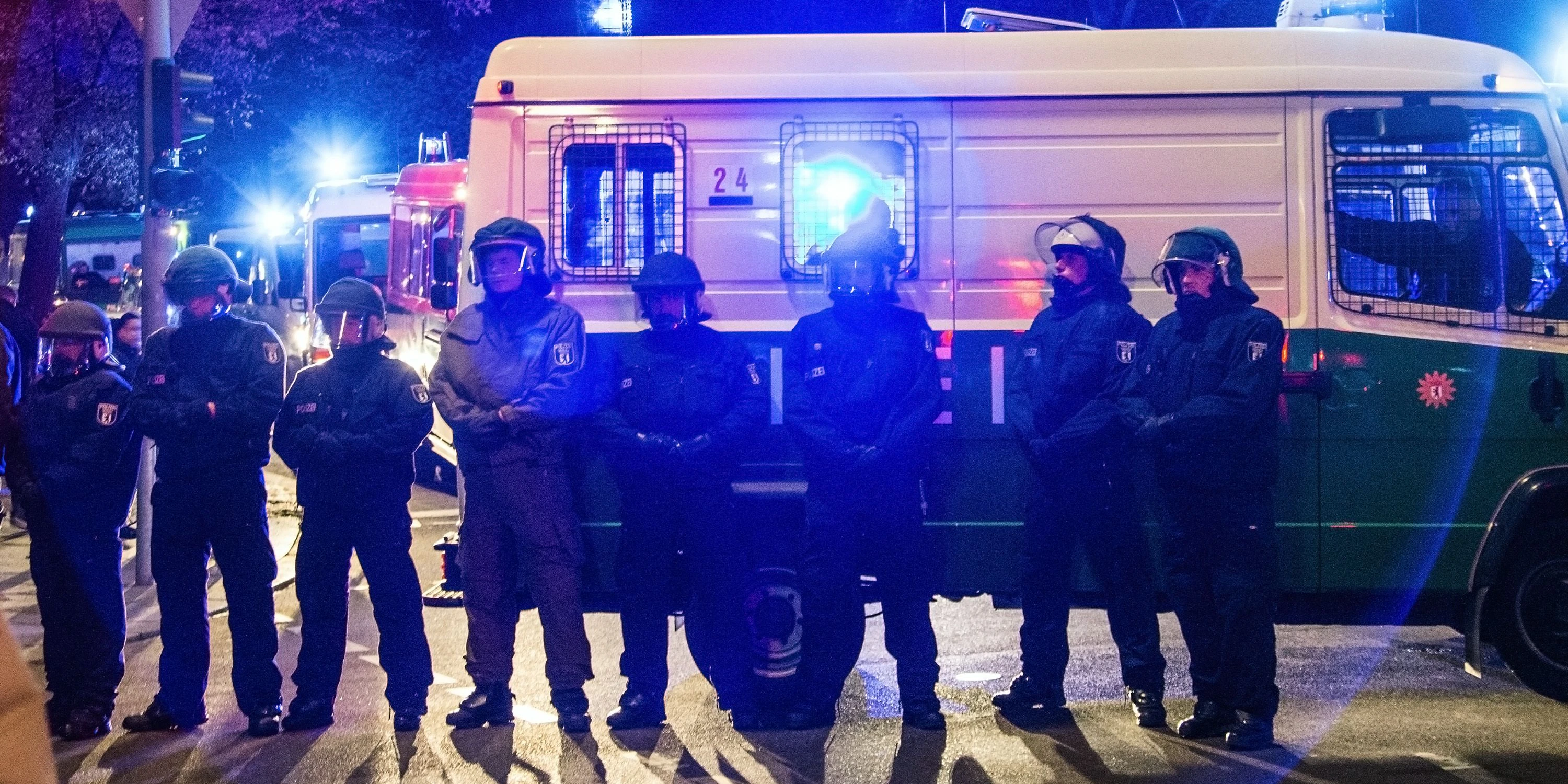 Bei dem Einsatz wurden sechs Polizisten verletzt.