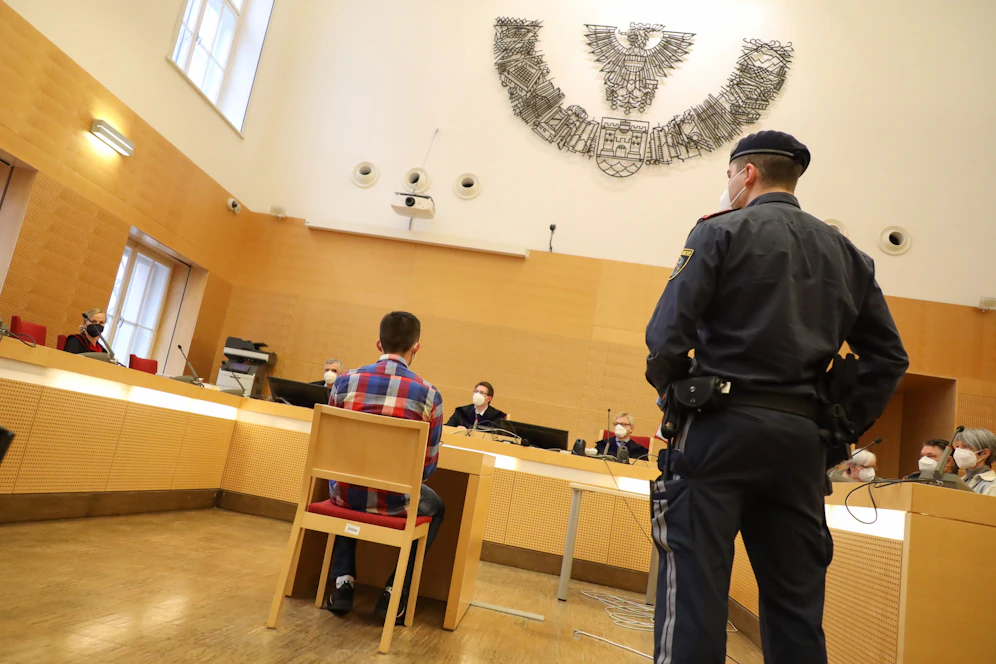 Dem Beschuldigen droht lebenslange Haft