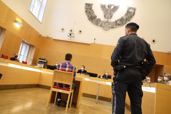 Dem Beschuldigen droht lebenslange Haft