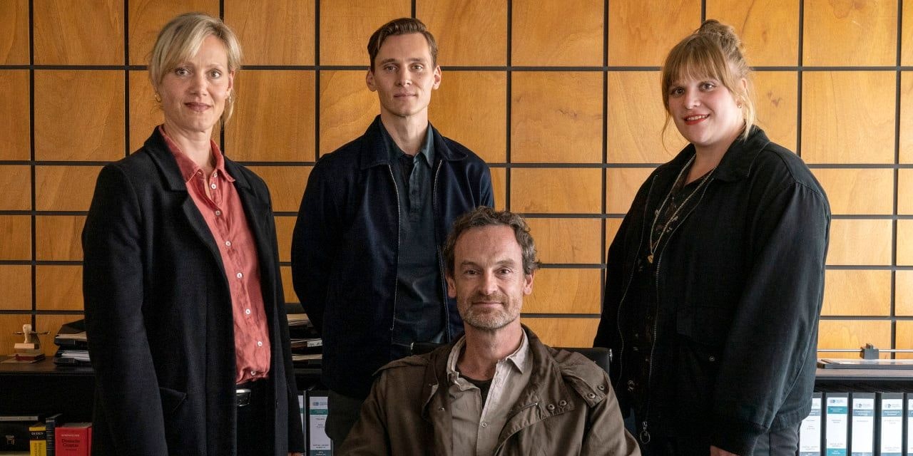 Stefanie Reinsperger (r.) ist die Neue im "Tatort" Dortmund. 