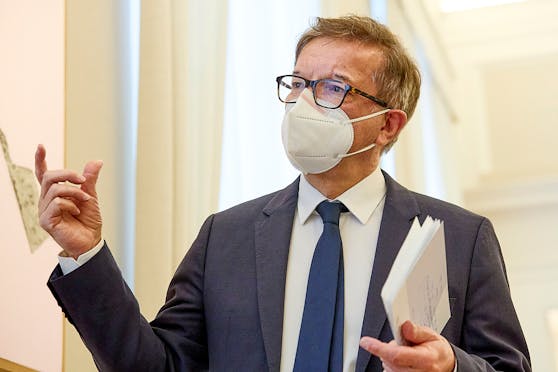 Gesundheitsminister Rudolf Anschober (Grüne) mit FFP2-Maske