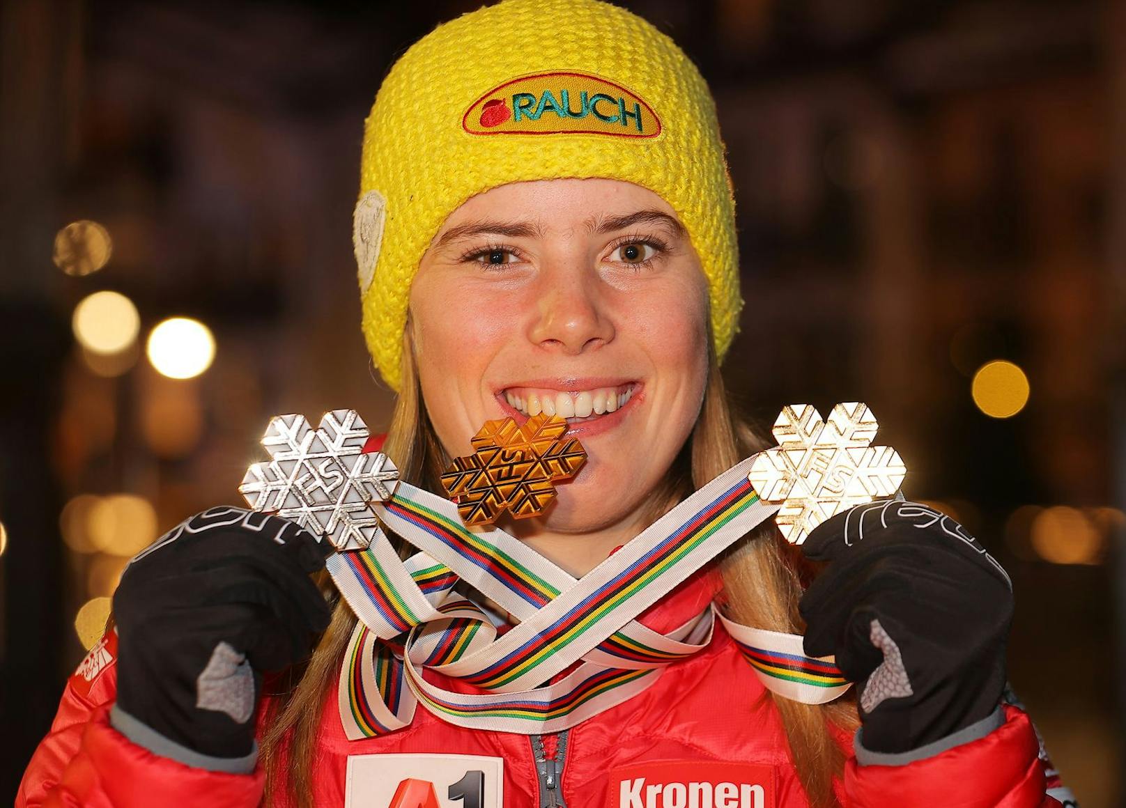 Katharina Liensberger holte zwei Mal Gold und ein Mal Silber.