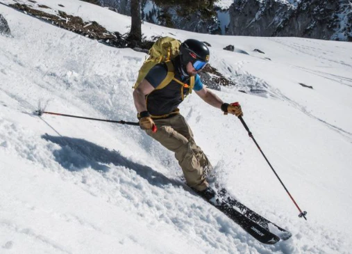 Marcel Hirscher in kurzen Ärmeln.