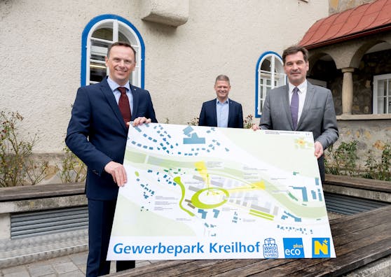 Wirtschaftslandesrat Jochen Danninger, Geschäftsführer der Wirtschaftspark Ybbstal GmbH NAbg. Andreas Hanger, Bürgermeister Werner Krammer, Statutarstadt Waidhofern an der Ybbs