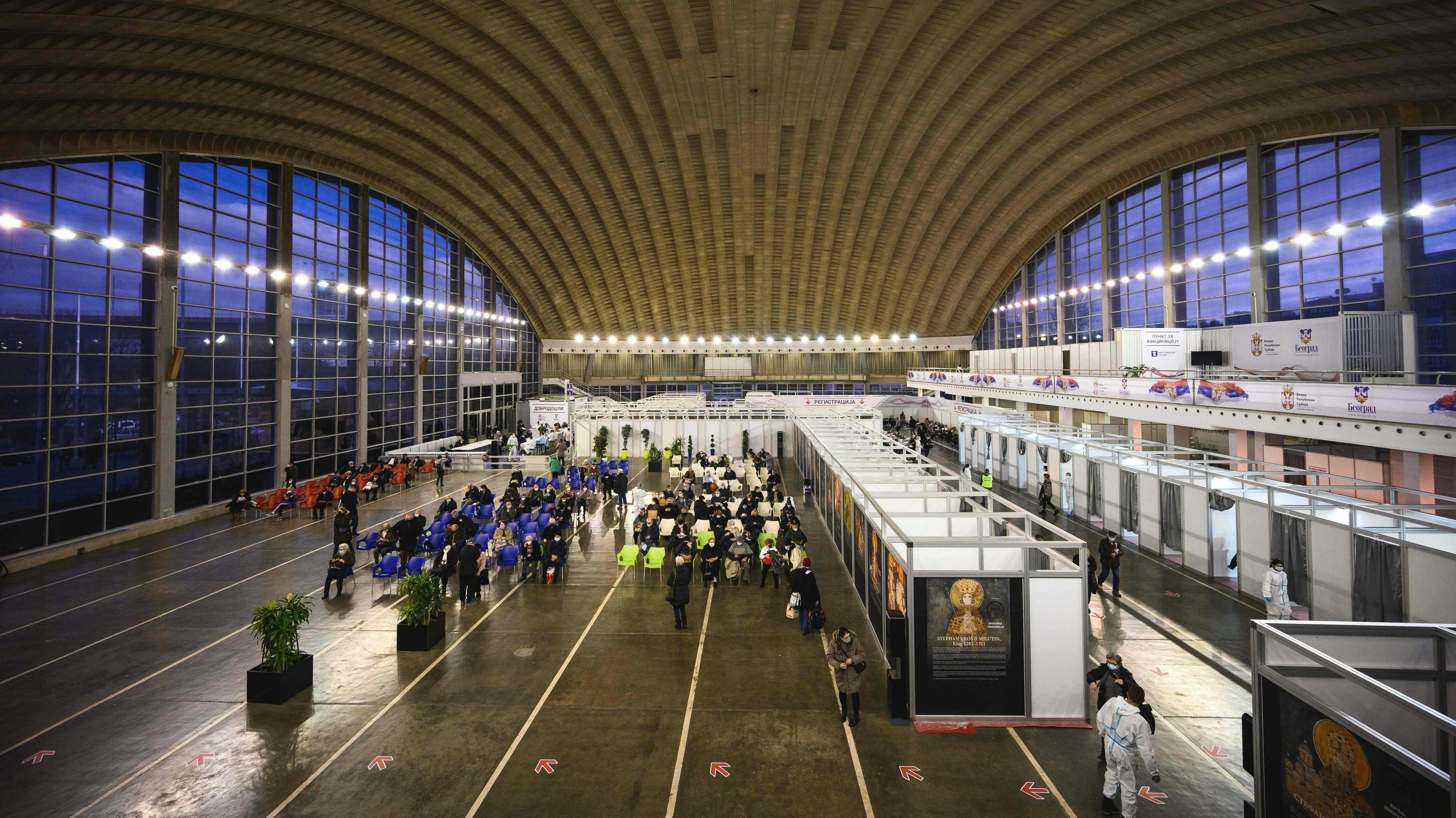 Eine Impfstraße in Belgrad, Serbien
