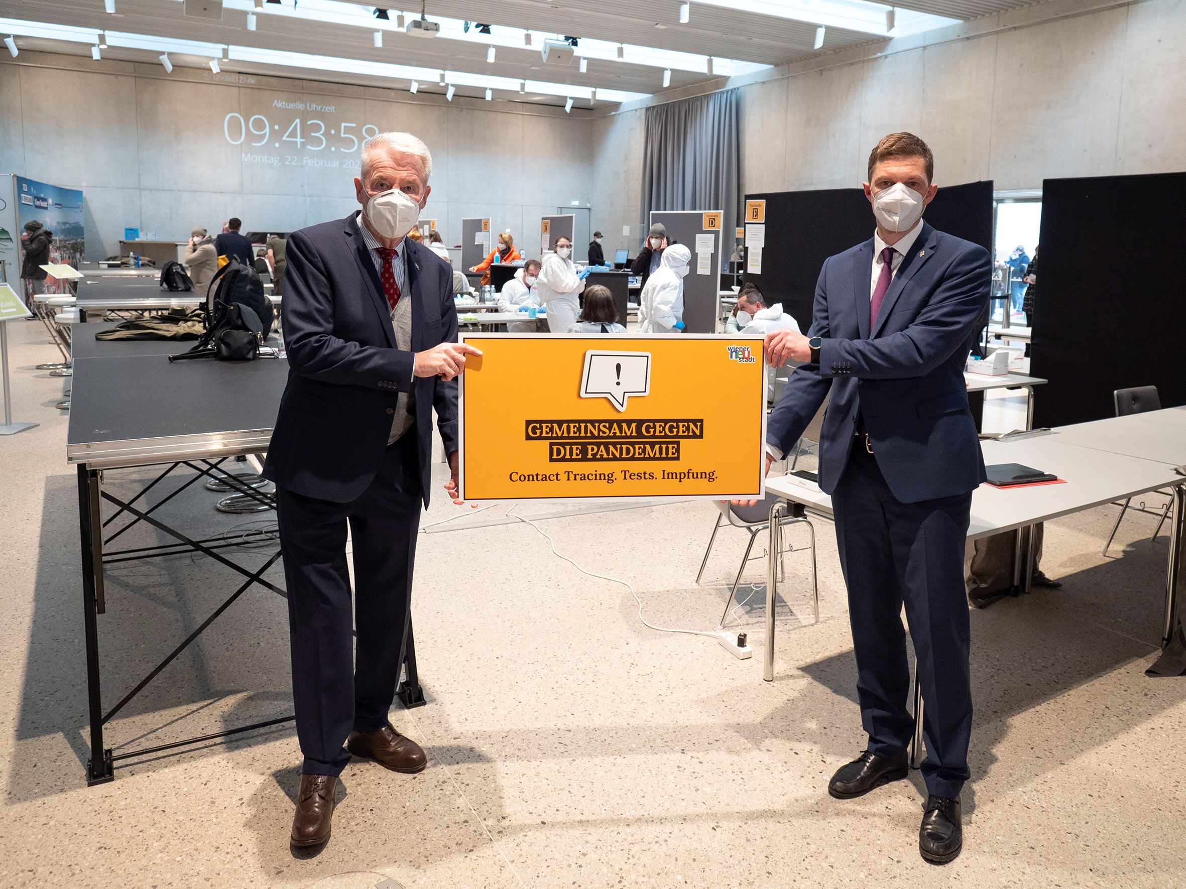  Bürgermeister Klaus Schneeberger und Magistratsdirektor Markus Biffl informierten über die Corona-Lage.