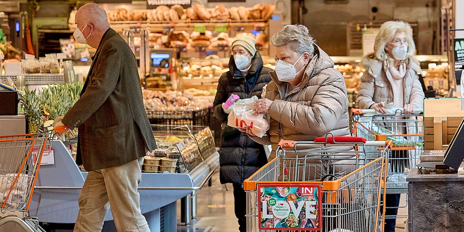 Die Öffnungszeiten der Supermärkte werden derzeit hitzig diskutiert.