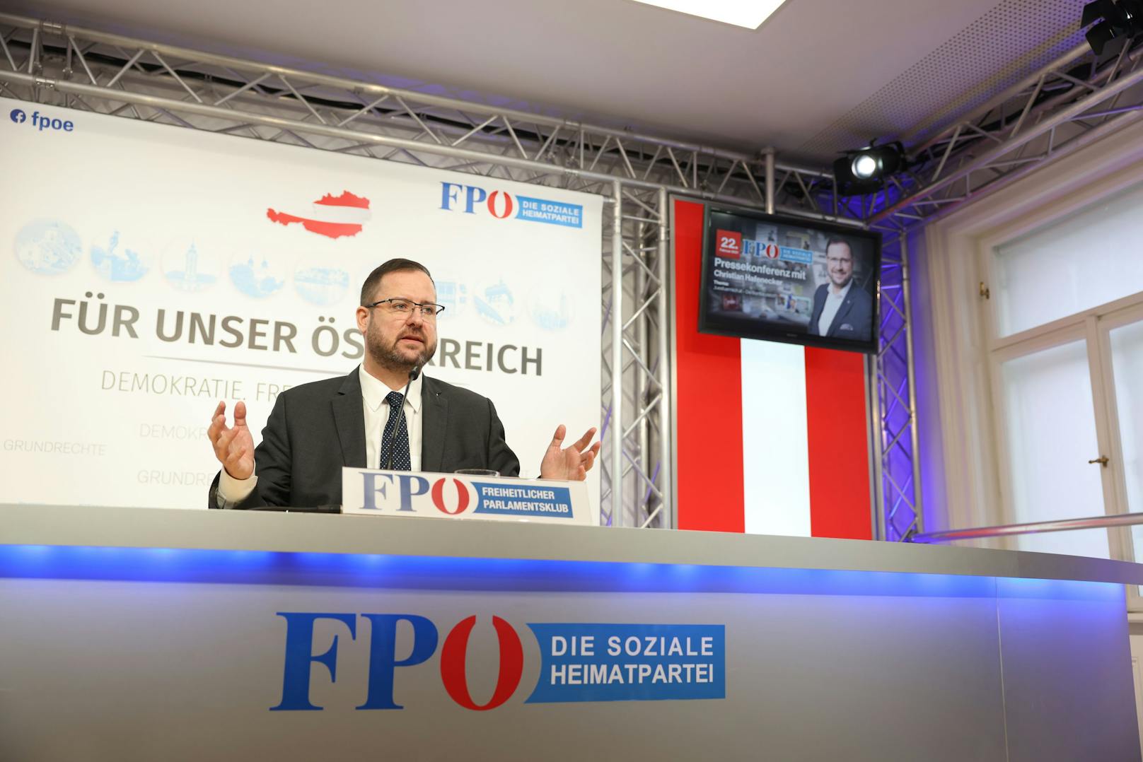 FPÖ-Mediensprecher Christian Hafenecker ließ am 22. Februar 2021 die "Bombe" platzen