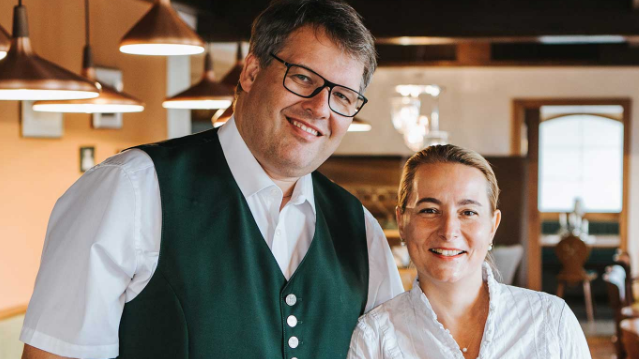 Wirte-Sprecher Thomas Mayr Stockinger und seine Frau Christina betreiben in Ansfelden einen Gasthof mit Hotel.