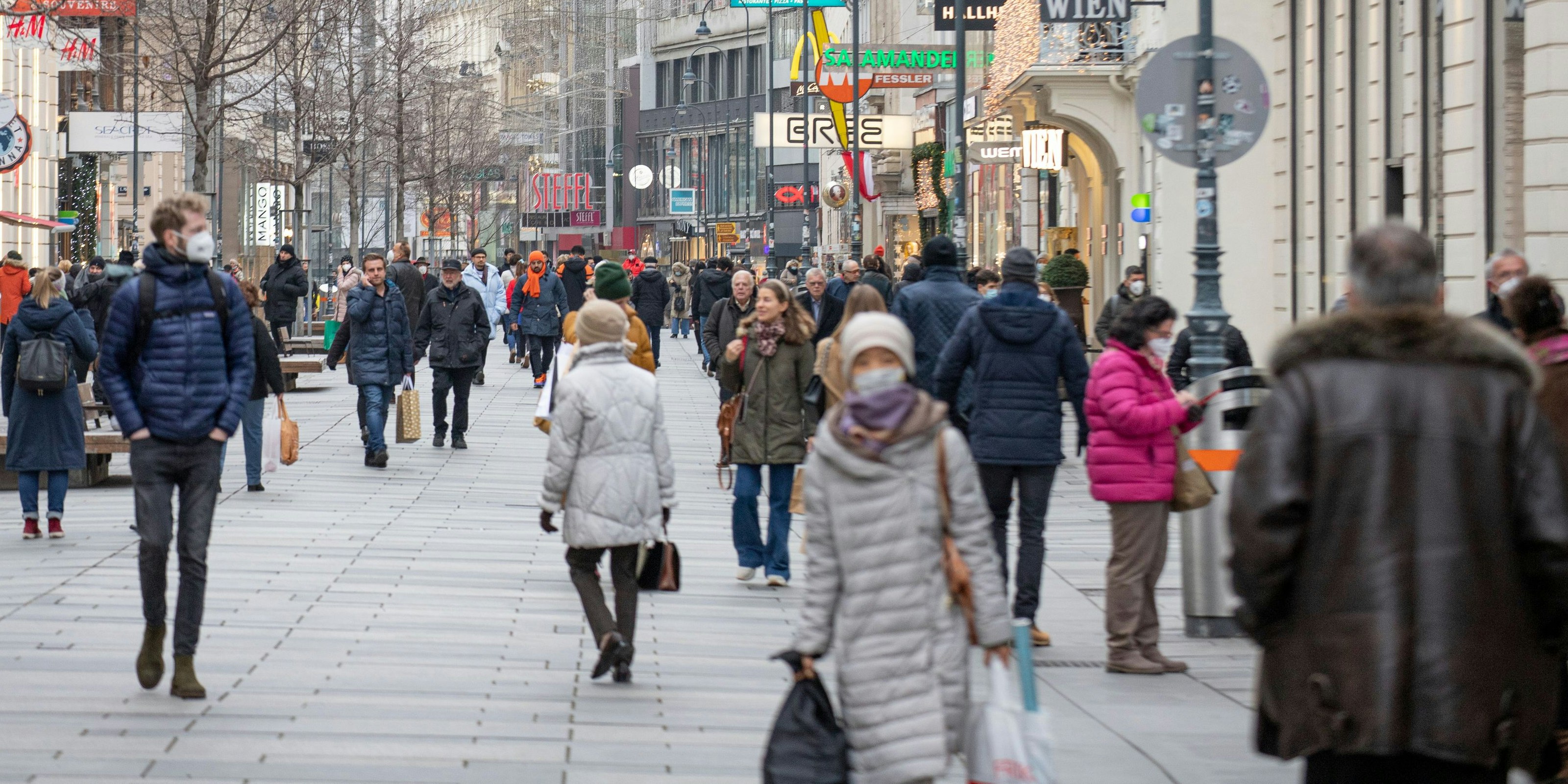 Experten warnen vor einem schnellen Anstieg der Corona-Fallzahlen.