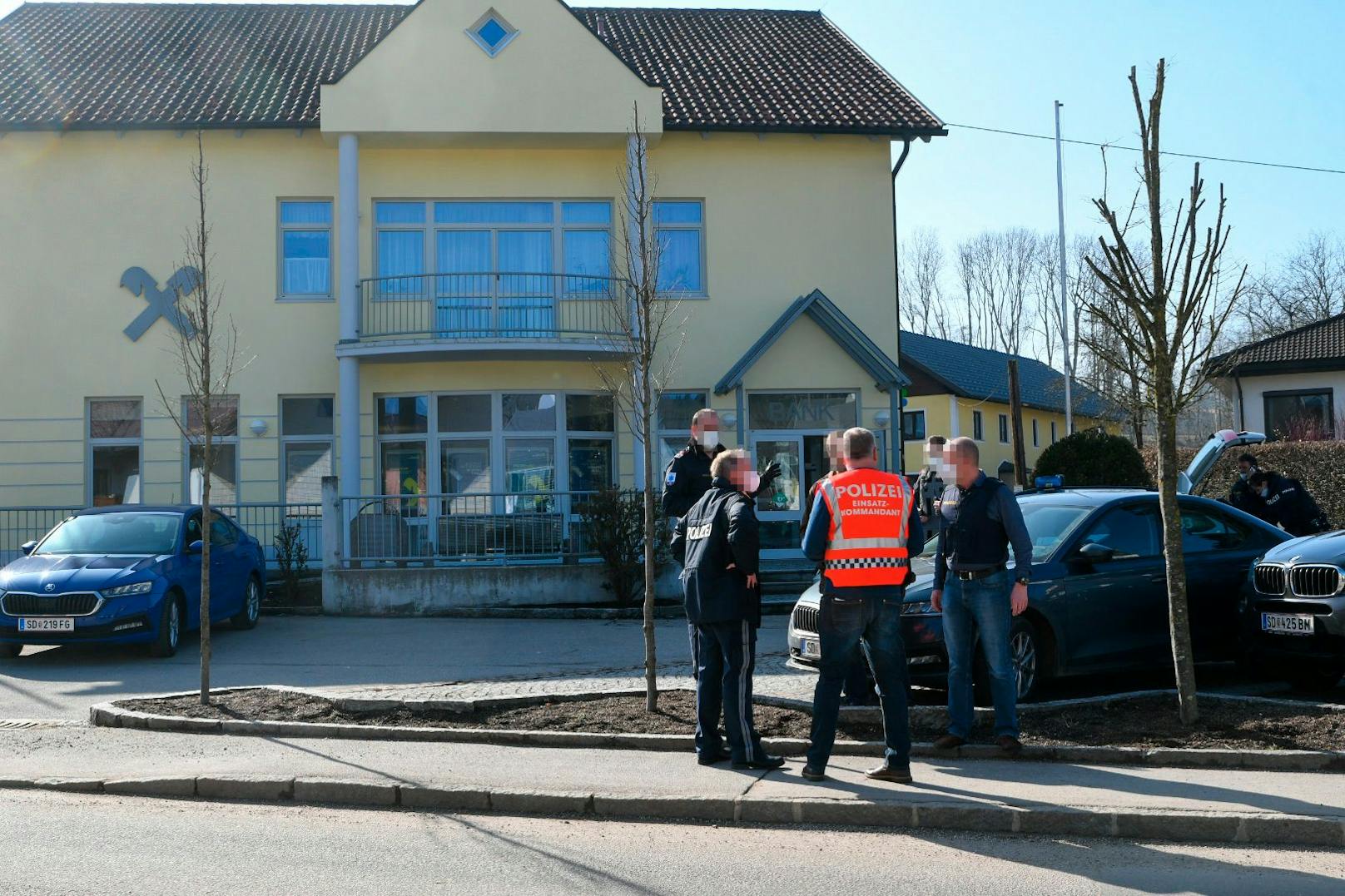 Alarmfahndung nach Banküberfall in Rainbach im Innkreis (Bezirk Schärding) am 22. Februar 2021