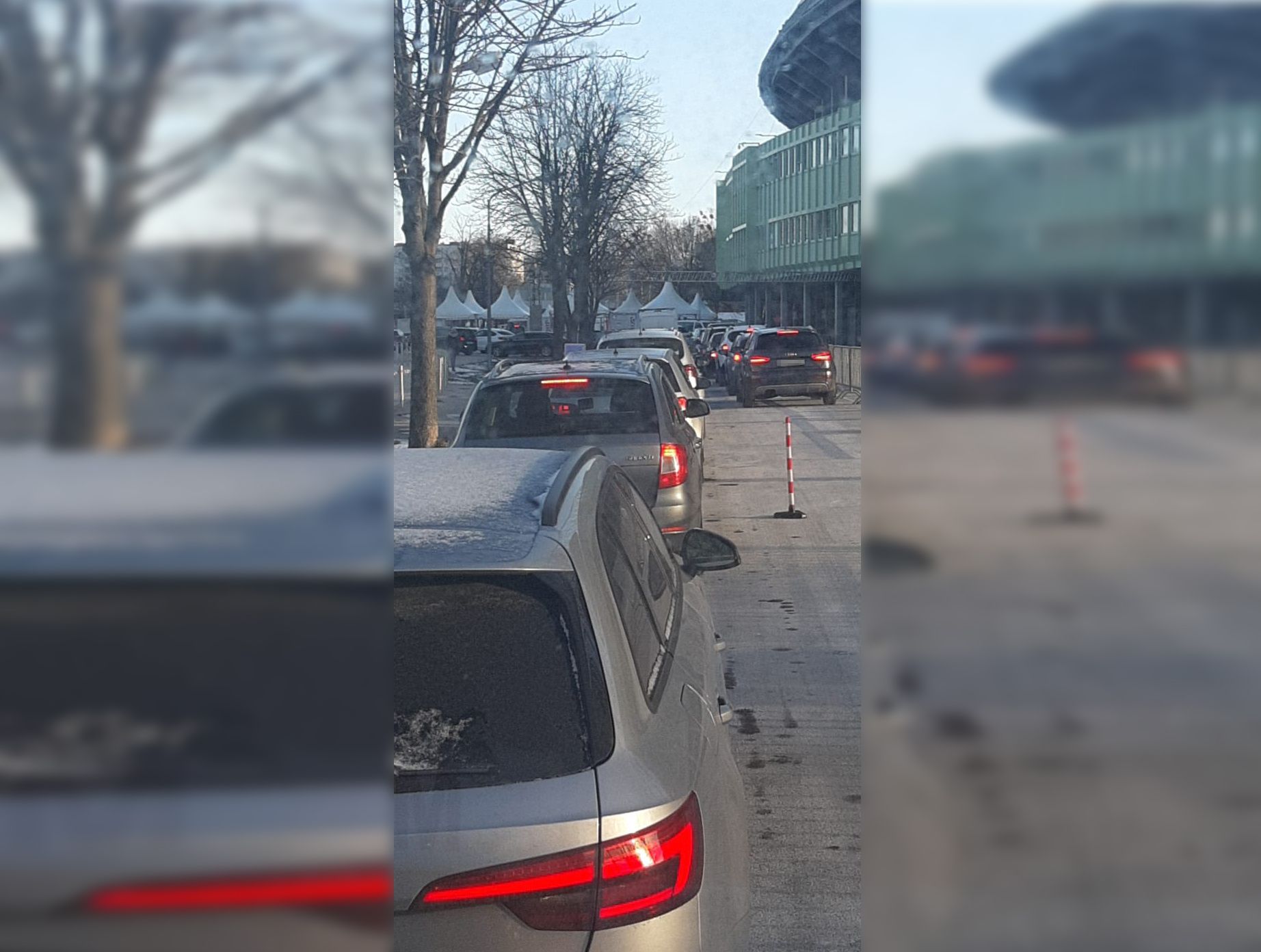 Die Auto-Schlange in der Teststraße war lang.