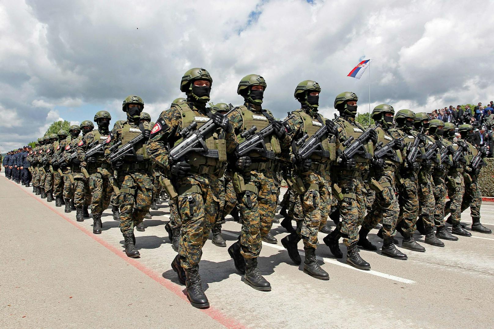 In Serbien wird derzeit über die Wiedereinführung des verpflichtenden Wehrdienstes diskutiert.