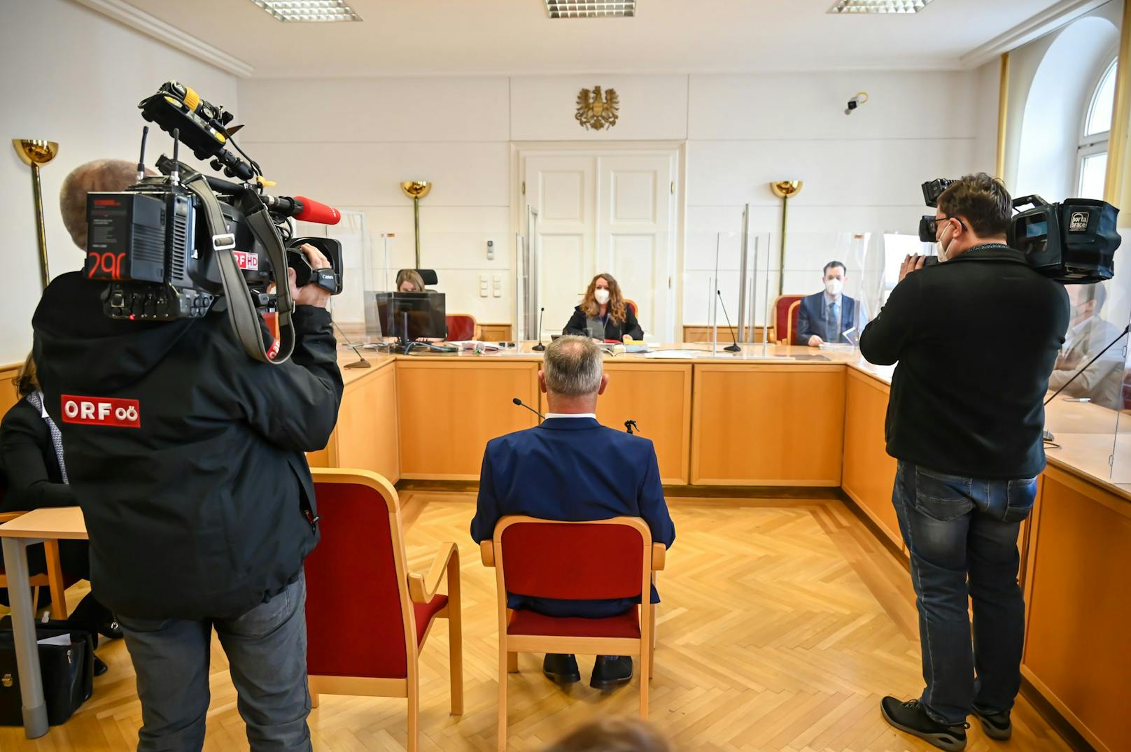 Unter großem medialen Interesse wurde der Prozess am Dienstag im Linzer Landesgericht verfolgt.