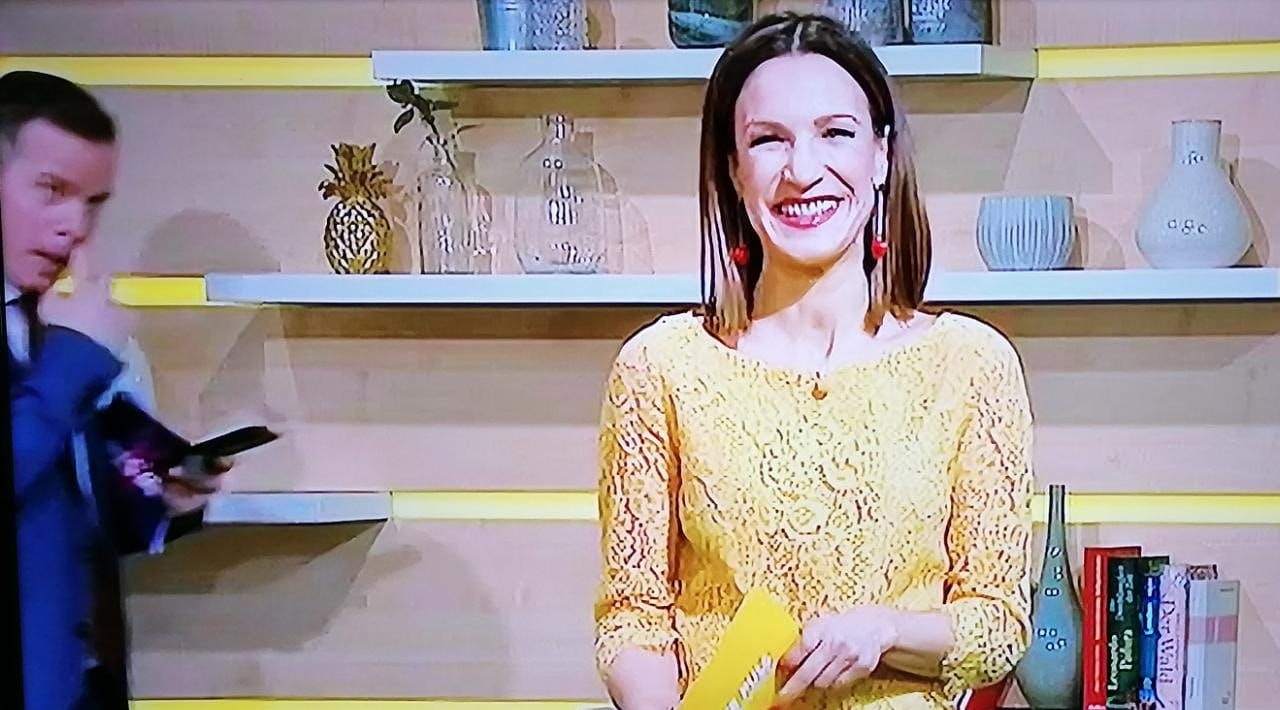 Was macht der Kollege da im Hintergrund?