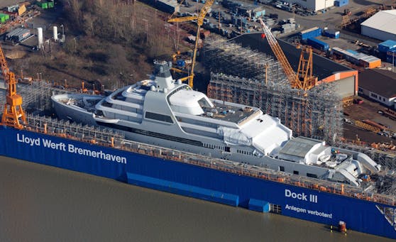 abramowitsch yacht bremerhaven