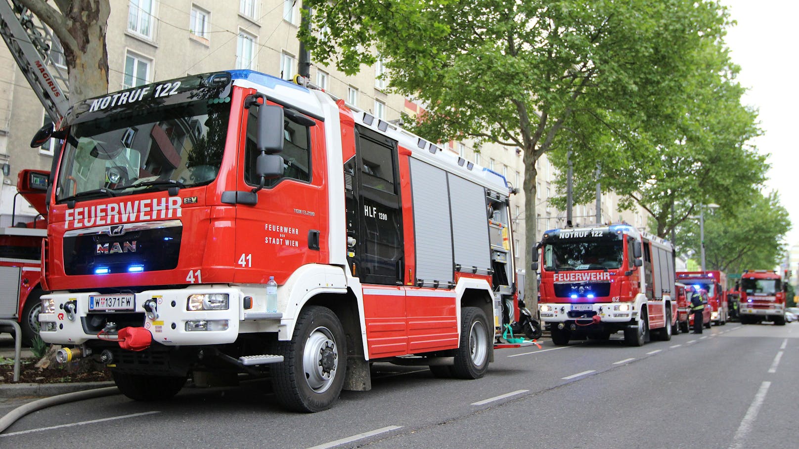 Fahrzeuge der Wiener Berufsfeuerwehr im Einsatz