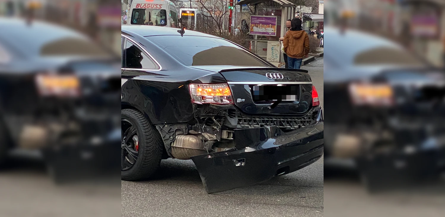 Dieser Audi zog gegenüber einer Bim am Dienstag den Kürzeren