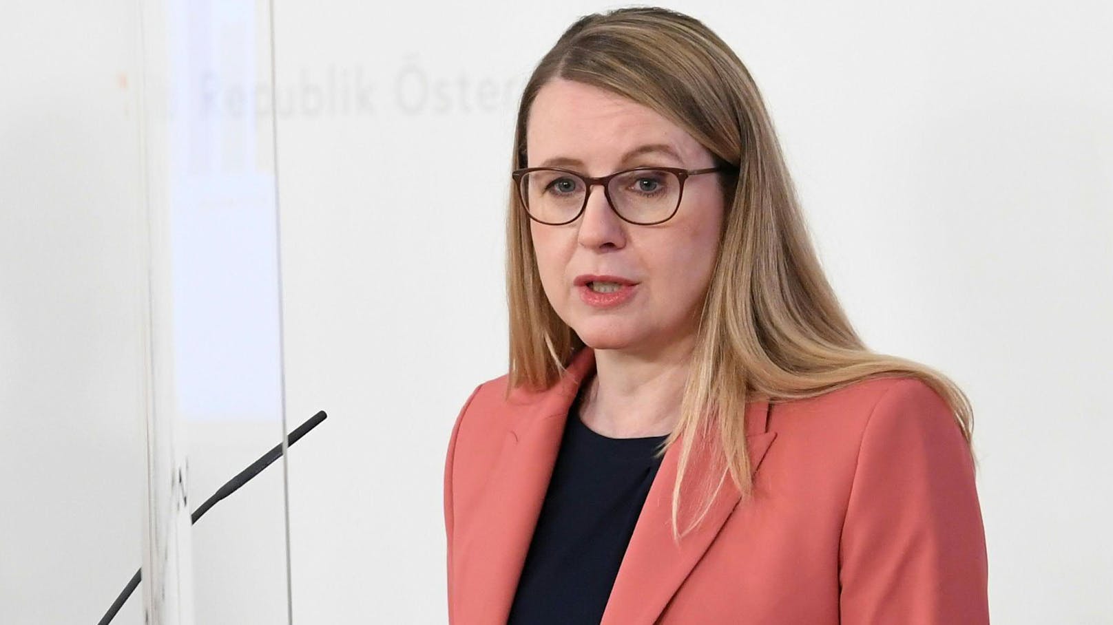 Wirtschaftsministerin Margarete Schramböck (ÖVP) 