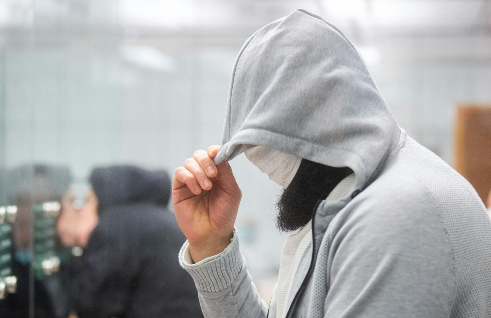 Der Deutschland-Chef der Terror-Miliz IS Abu Walaa wurde am Mittwoch zu zehneinhalb Jahre Haft verurteilt.