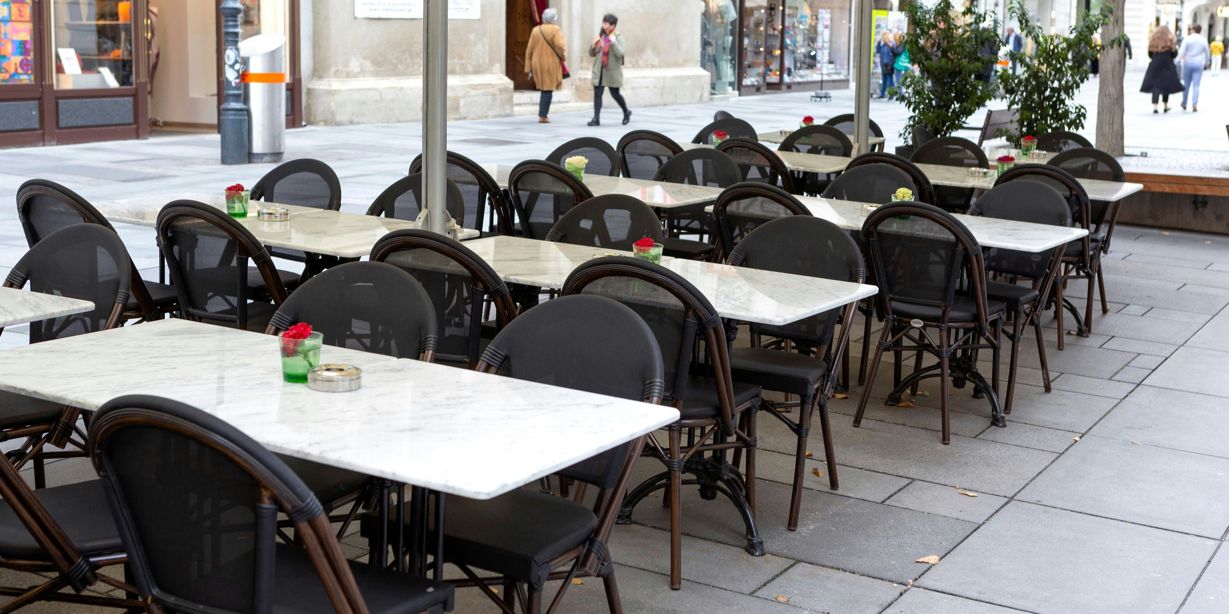 Download von www.picturedesk.com am 24.02.2021 (13:03).  Leerer Schanigarten, Gastronomie, Kärntnerstraße in Wien - 20200929_PD14740 - Rechteinfo: Rights Managed (RM)