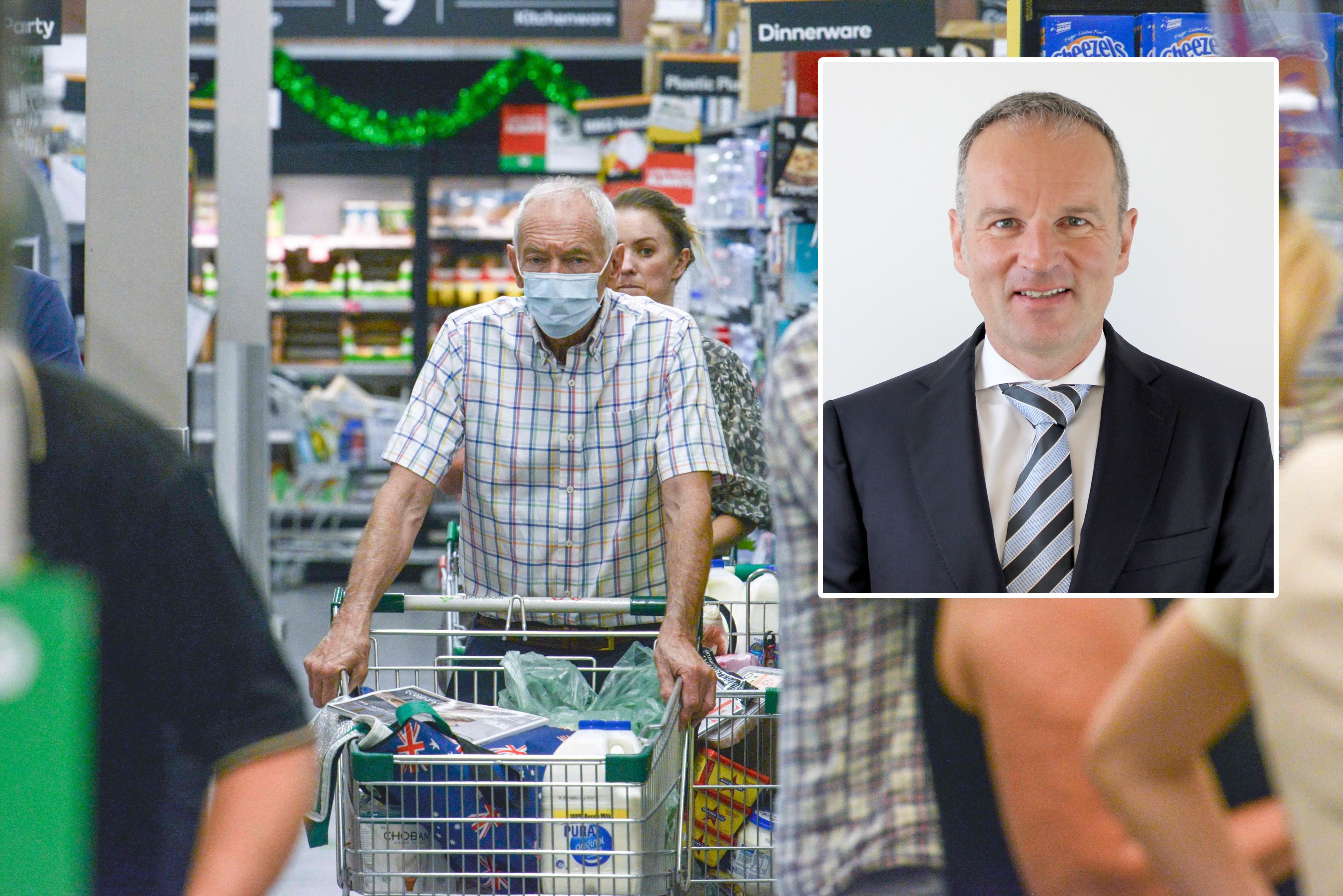 Michael G. wurde dem Geschäft verwiesen, weil er keine Maske trug.