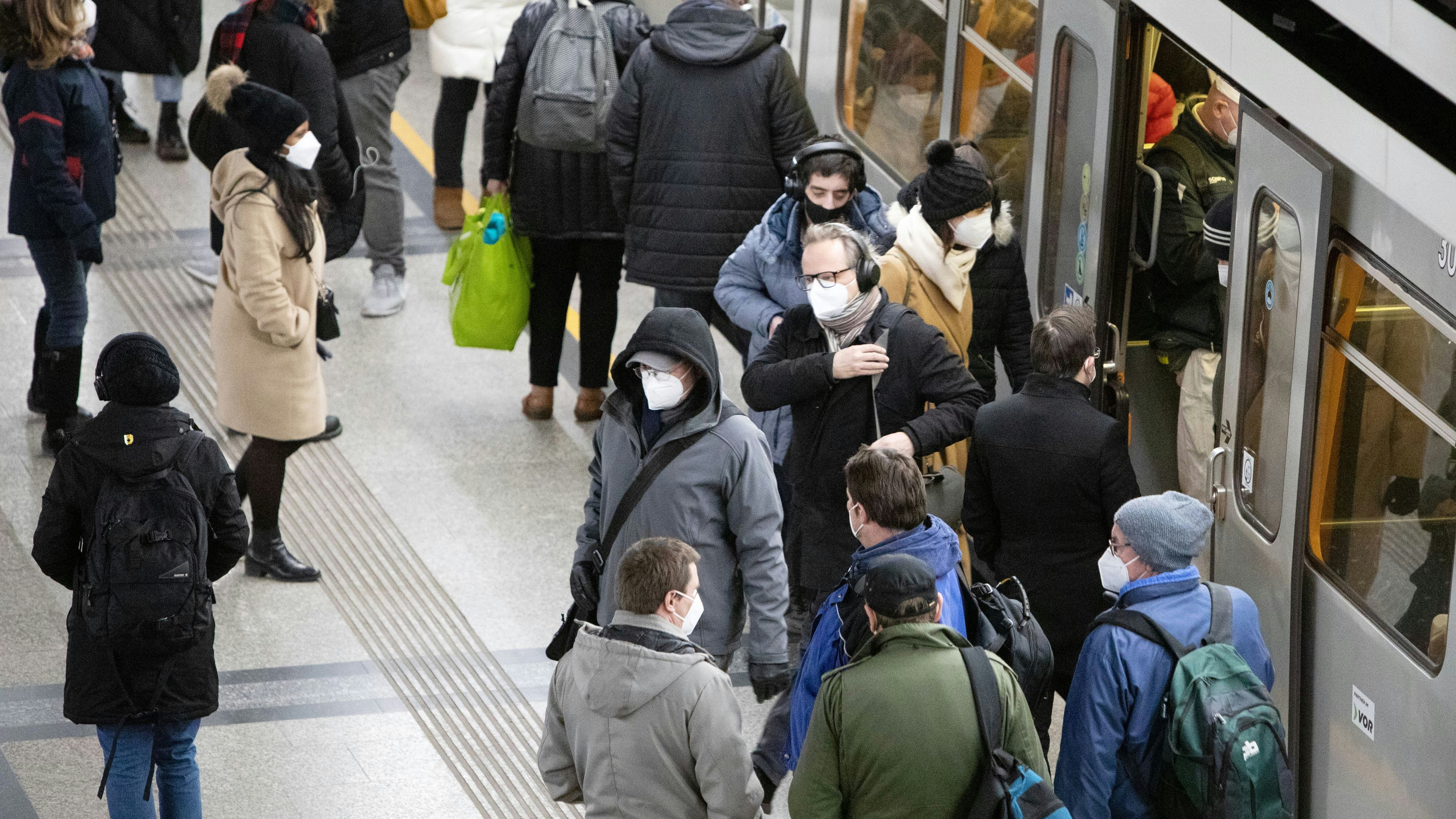 FFP2-Maskenpflicht in den Öffis.