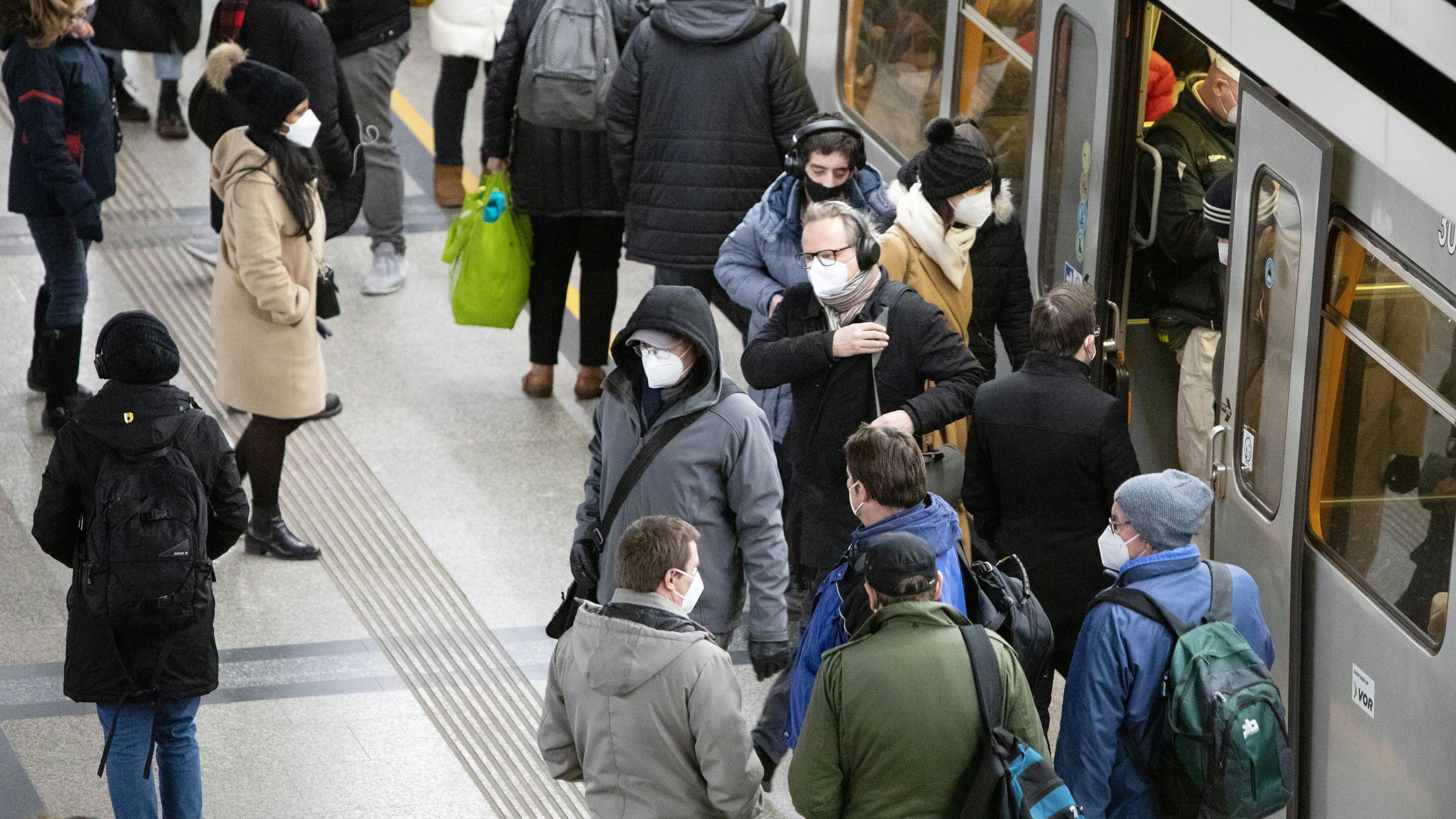 FFP2-Maskenpflicht in den Öffis.