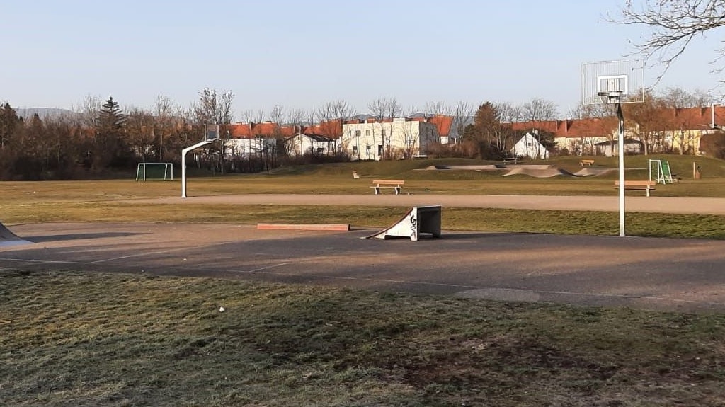 Auf diesem Platz spielten die Kinder. 