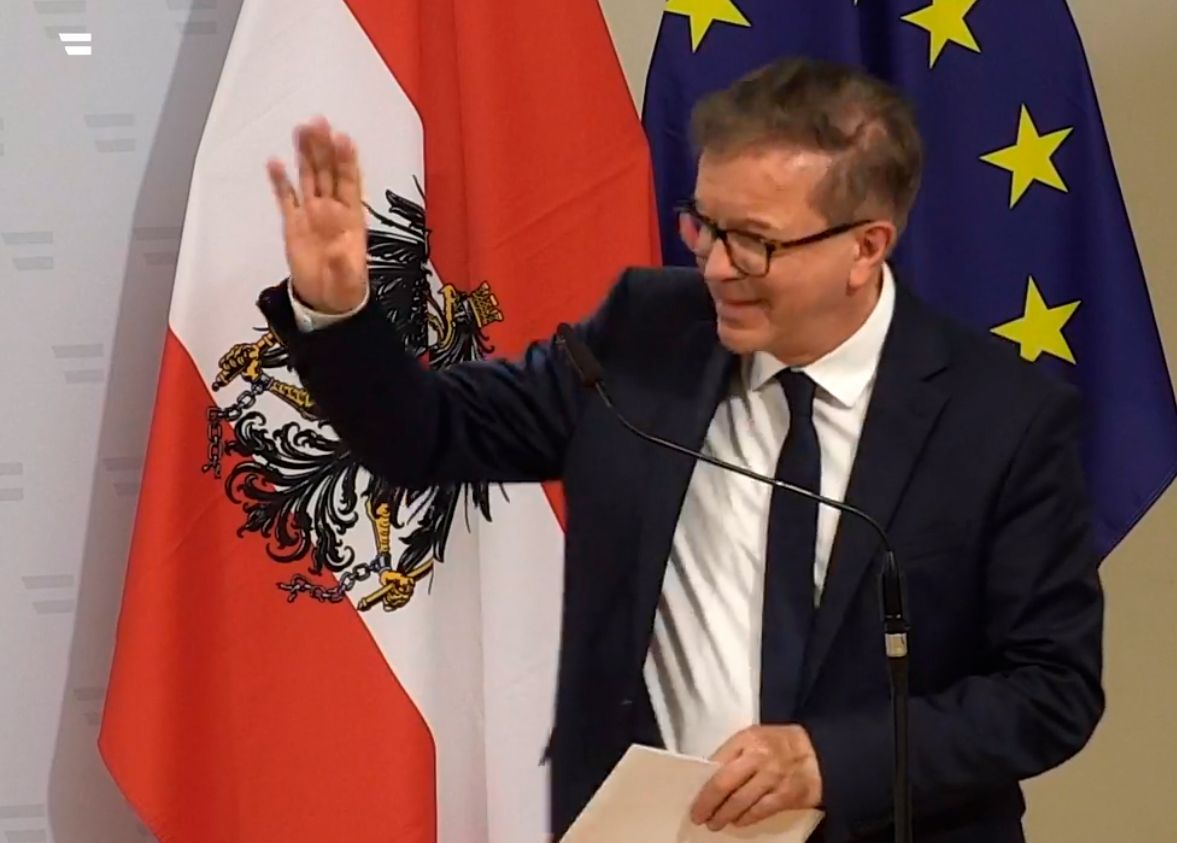 Hatte es eilig: Gesundheitsminister Rudolf Anschober bei der Pressekonferenz nach dem Sportgipfel am 26. Februar 2021