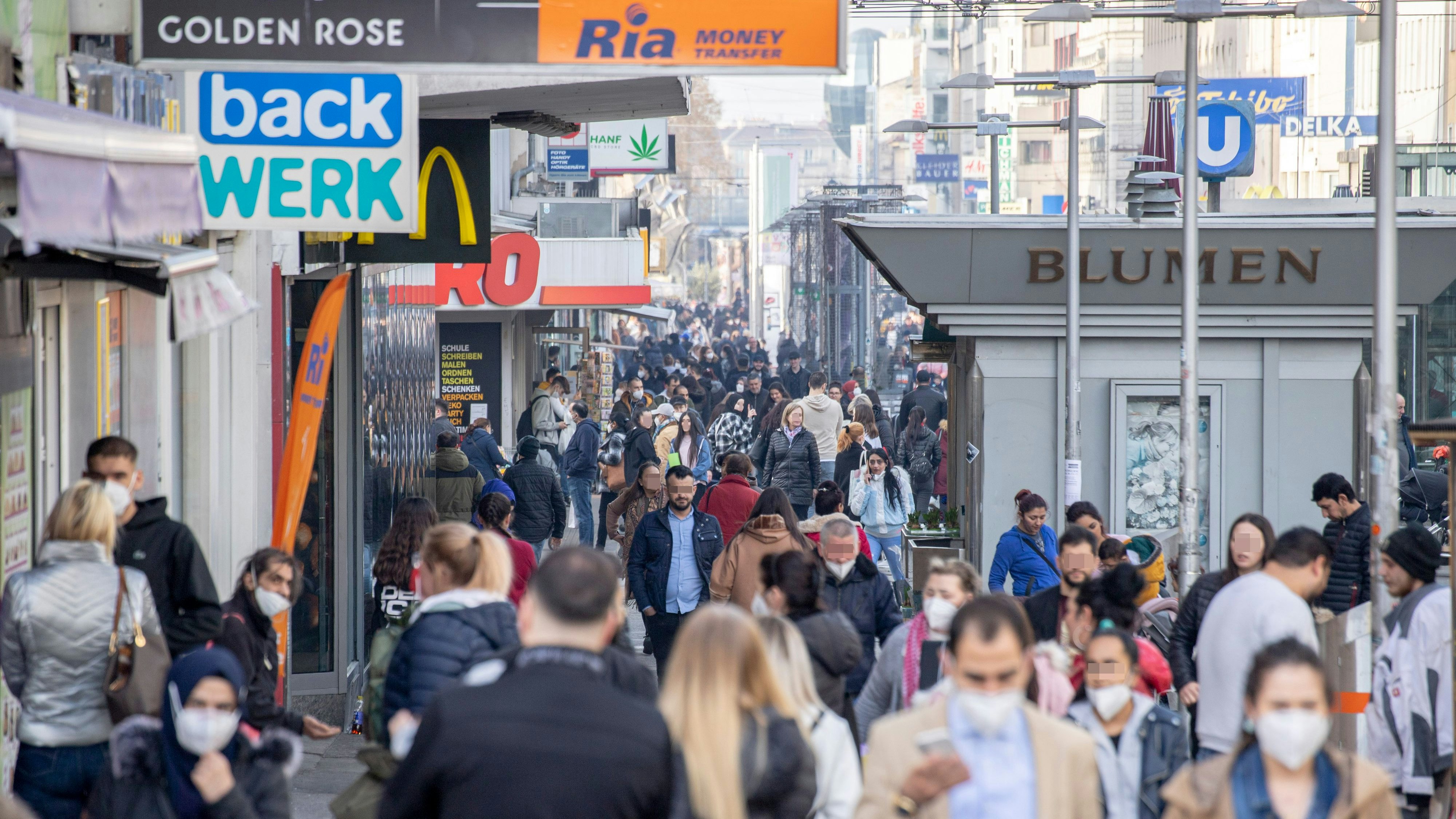 Seit den ersten Lockerungen und der damit einhergehenden Öffnung des Handels im dritten Lockdown steigen die Infektionszahlen in Österreich wieder an.