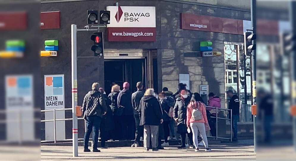 Einen Sicherheitsabstand konnte der Leser nicht erkennen.