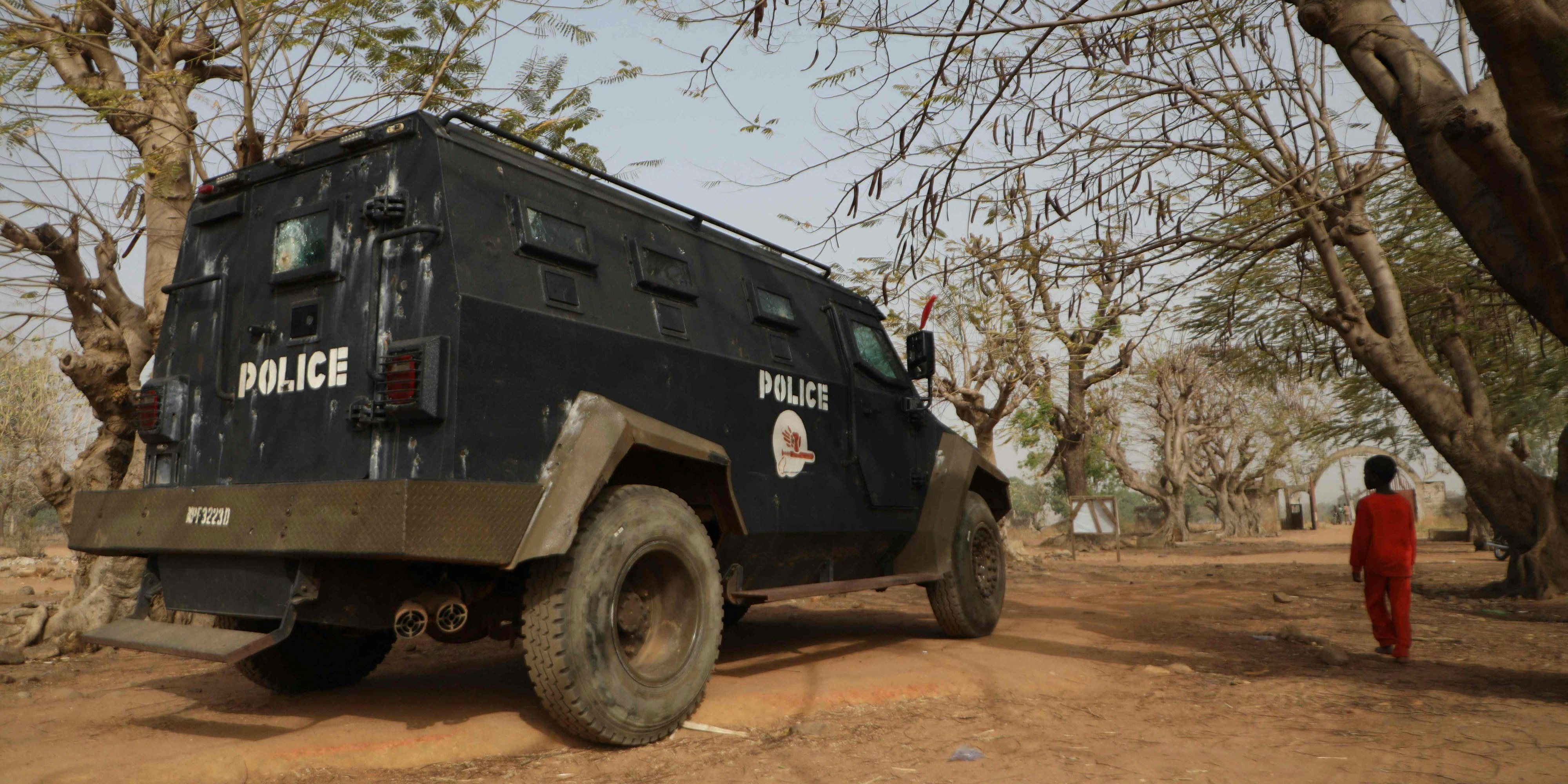  An armoured personnel carrier is stationed inside the Government Science College where gunmen kidnapped dozens of students and staffs, in Kagara, Rafi Local Government Niger State, Nigeria on February 18, 2021. (Photo by Kola Sulaimon / AFP) - 20210218_PD5372 - Rechteinfo: Rights Managed (RM) Nur für redaktionelle Nutzung! Werbliche Nutzung erfordert Freigabe: bitte schicken Sie uns eine Anfrage.